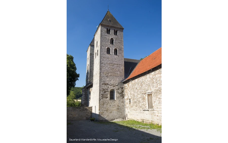 Kloster Flechtdorf, Turm von vorne