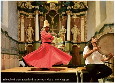 Ein Derwisch bei der Eröffnung des Spirituellen Sommers in Wormbach