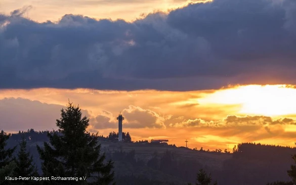 Blick auf den Ettelsberg bei Sonnenuntergang
