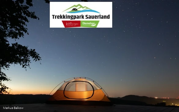 Zelt auf auf einem Platz im Trekkingpark Sauerland
