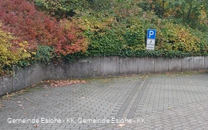 Barrierefreier Parkplatz am Rathaus der Gemeinde Eslohe