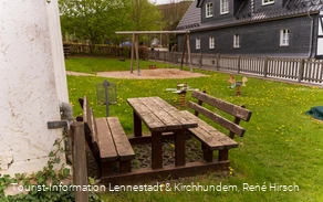 Sitzgruppe am Spielplatz