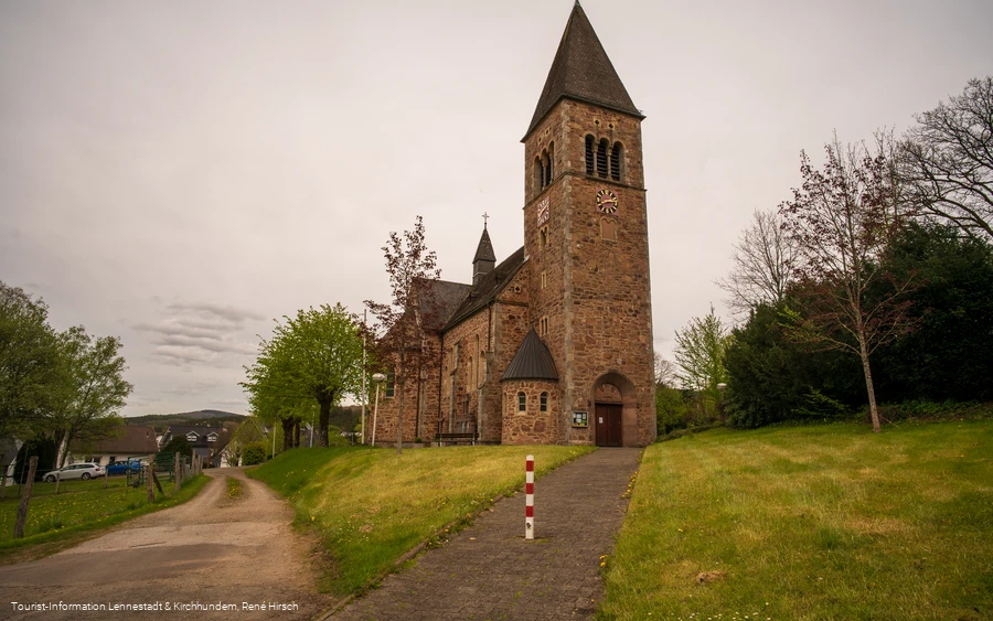 Herz-Jesu-Kirche in Albaum