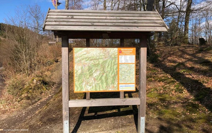 Wandertafel Rothaarsteig Feuereiche Wandertafel Rothaarsteig Feuereiche