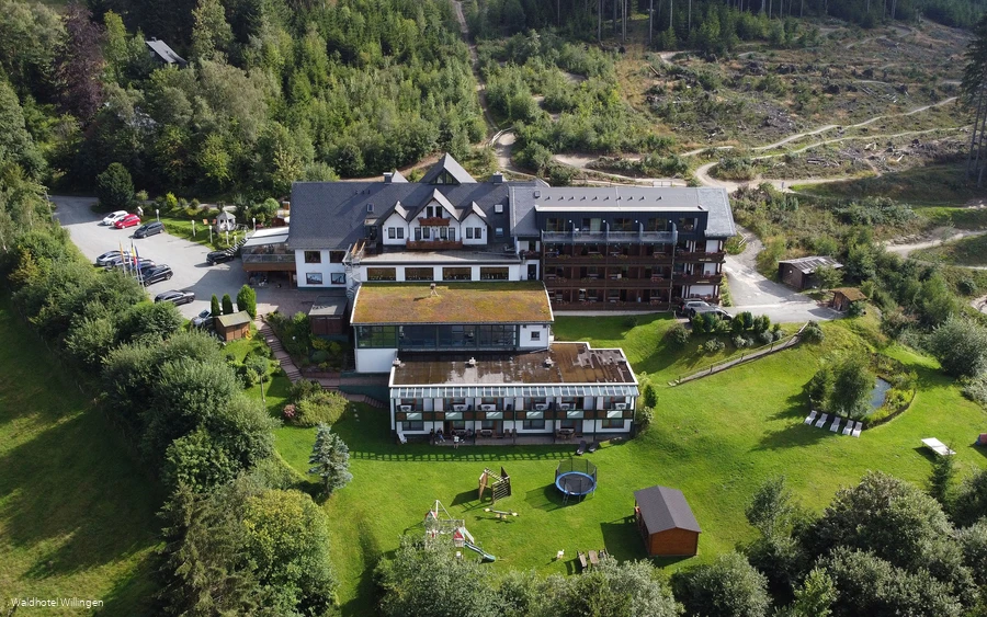 Waldhotel Willingen Außenansicht 3.JPG