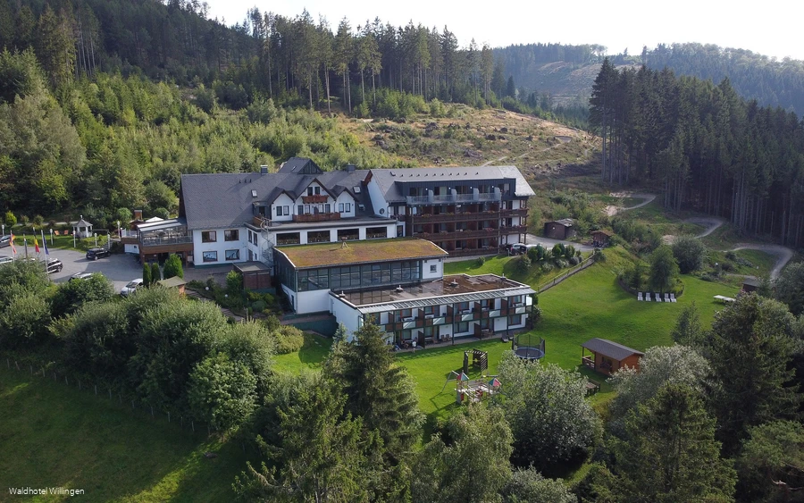 Waldhotel Willingen Außenansicht 6.JPG