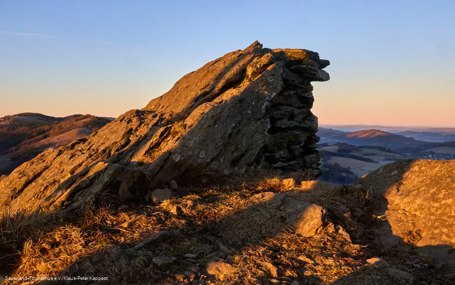 Sonenaufgangsstimmung auf dem Olsberg Sonenaufgangsstimmung auf dem Olsberg