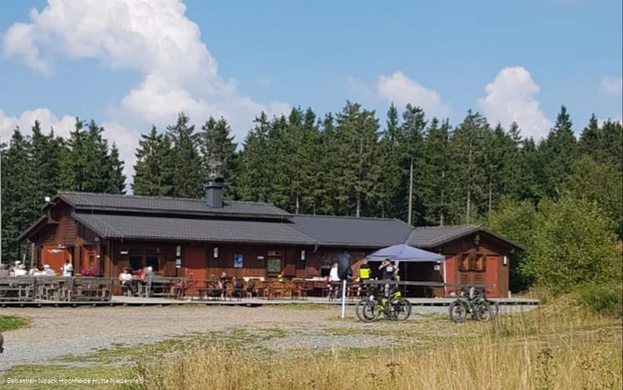 hochheidehuette-aussen.jpg