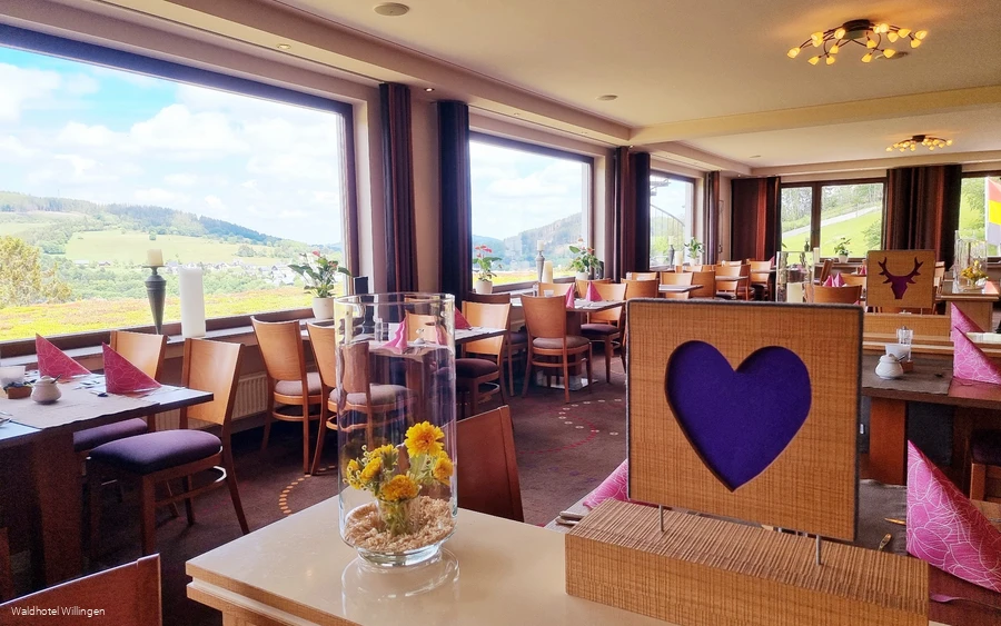 Waldhotel Willingen Restaurant.jpg Waldhotel Willingen Restaurant.jpg
