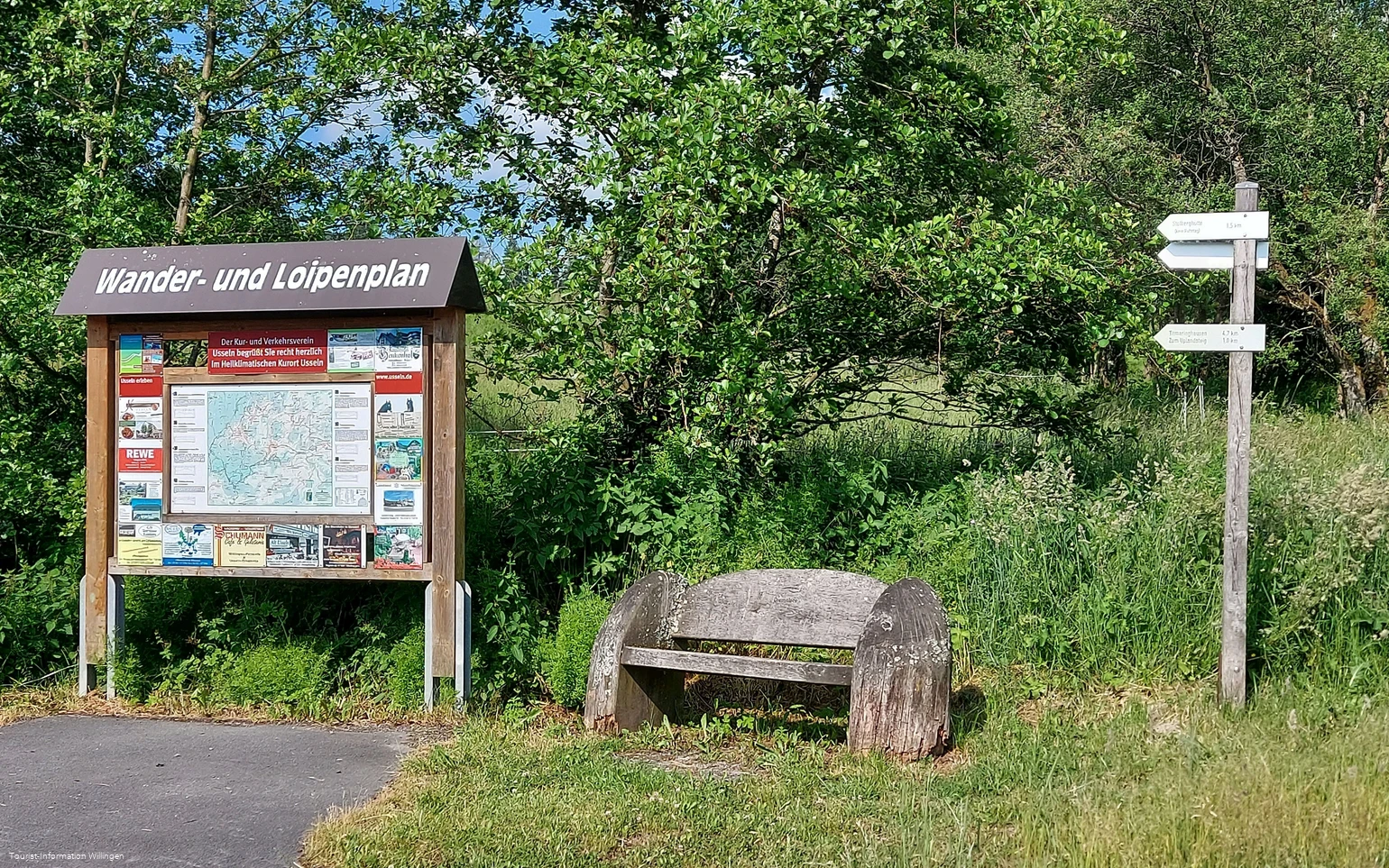 Original Wanderparkplatz Emmet Copyright Tourist-Information Willingen CC BY-SA.jpg