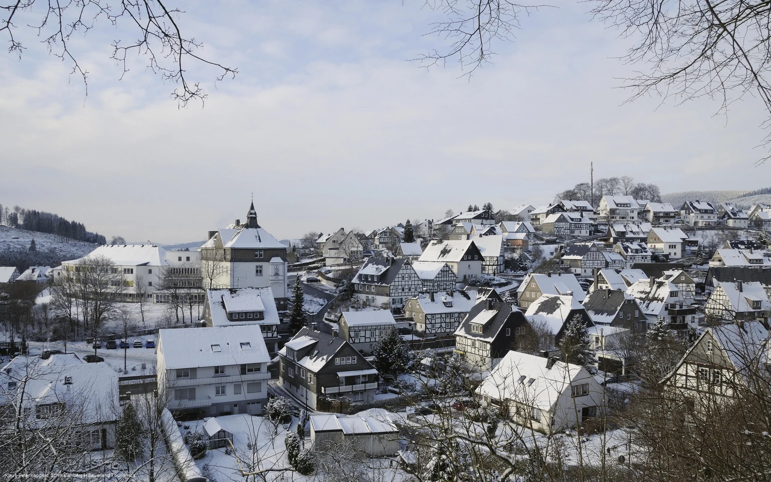 Blick auf Bad Fredeburg im Schnee.