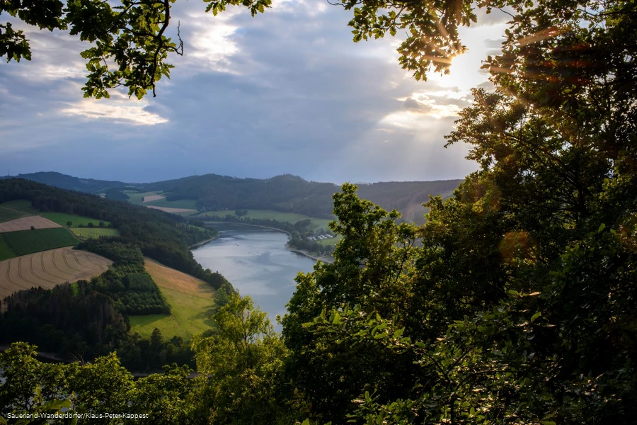 Fantastischer Blick auf den Diemelsee vom Gipfel St. Muffert