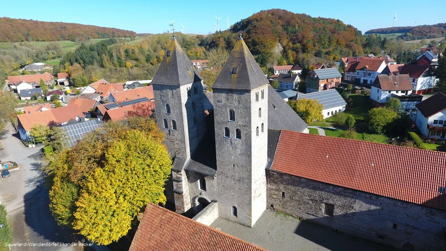 Doppelt&uuml;rme Kloster Flechtdorf in Diemelsee