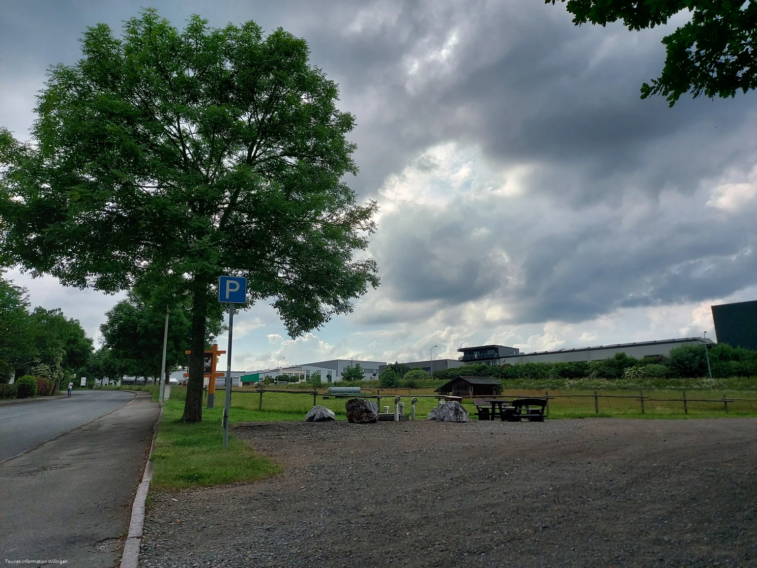 Original Wanderparkplatz Rattlar Copyright Tourist-Information Willingen CC BY-SA.jpg