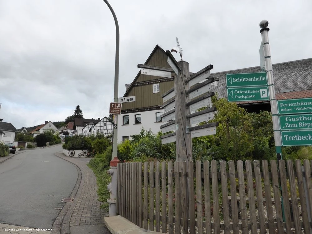 Wanderausgangspunkt Kirchplatz Düdinghausen