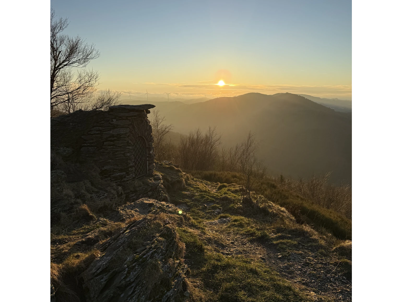 Olsberg Gipfel in der Abendsonne.jpg Olsberg Gipfel in der Abendsonne.jpg