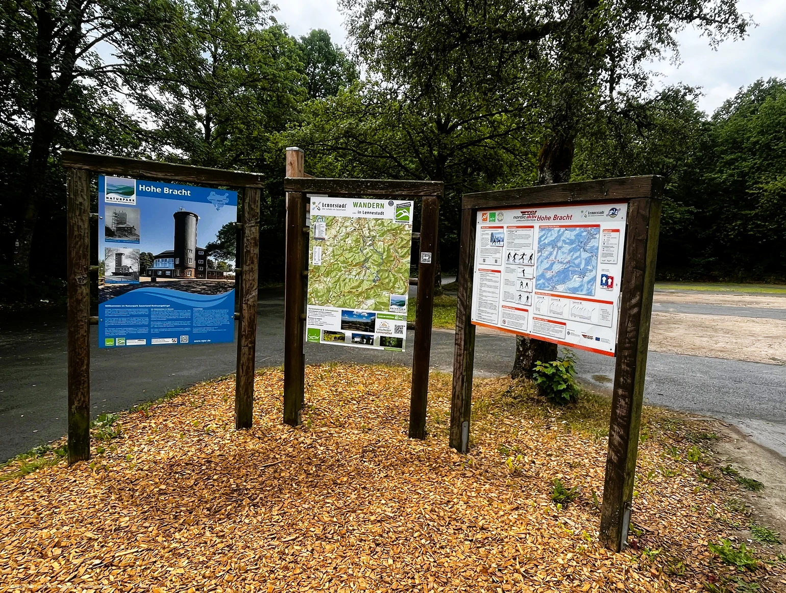 Wanderportal Hohe Bracht.jpg Wanderportal Hohe Bracht.jpg